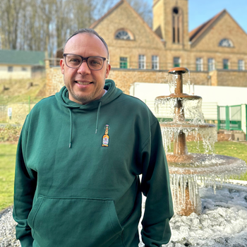 Hoodie mit Bügelflasche grün